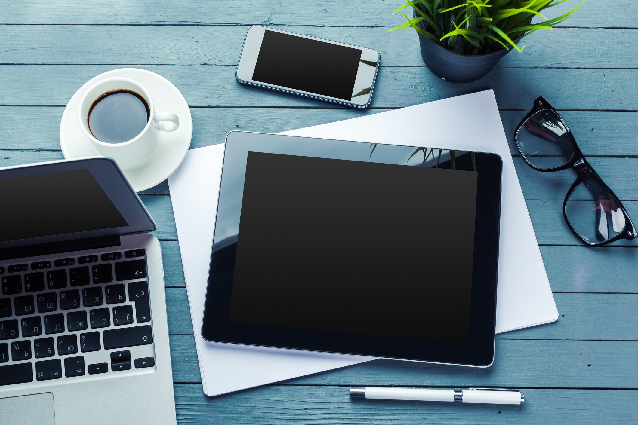 Устранение недостатков товаров или услуг в Большеречье. Помощь юриста.